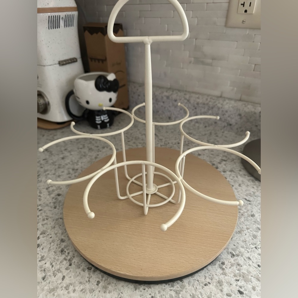 Cream Tumbler carousel Holder Stand